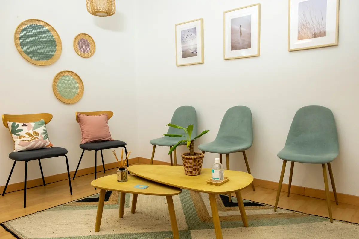 Sala de espera de El Nido en Chamberí