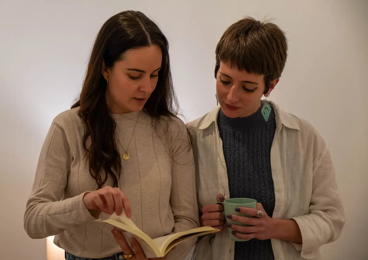 El equipo de El Nido estudiando juntas