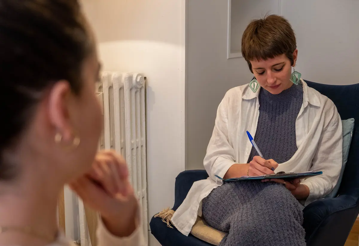 Terapeuta de El Nido en sesión